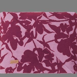 New SUMMER & ROSE light weight Throw Blanket